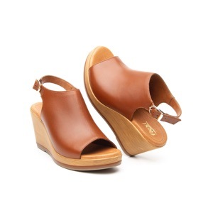Sandalia De Plataforma Casual Flexi Con Empeine Cerrado Para Mujer - Estilo 100702 Cafe Sandalia De Plataforma Casual Flexi Con Empeine Cerrado Para Mujer - Estilo 100702 Cafe