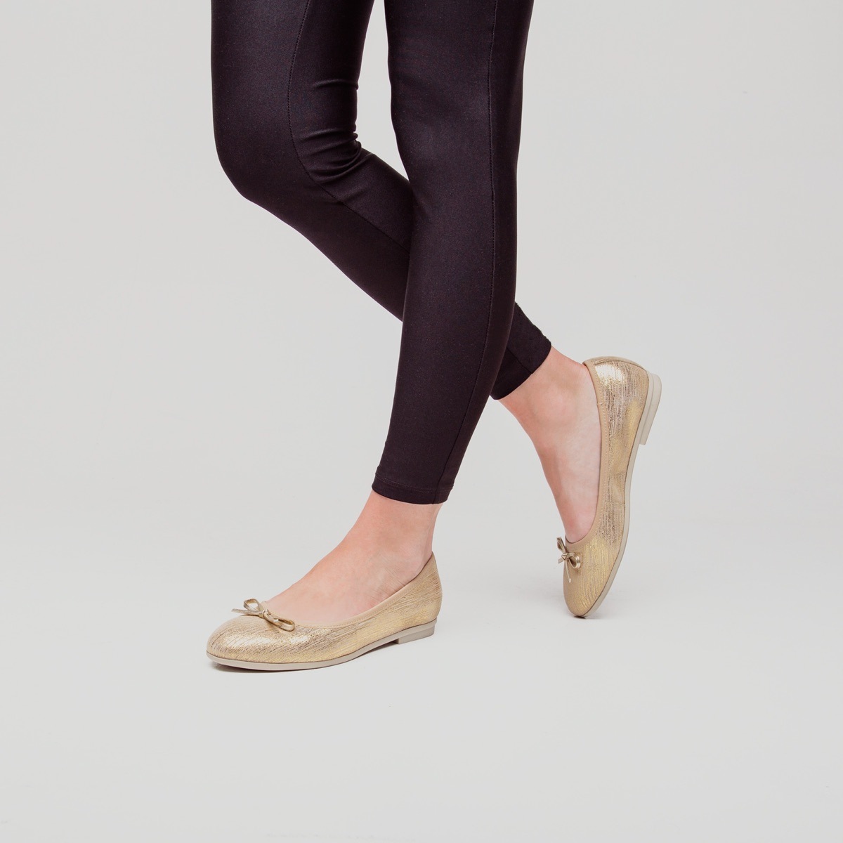 Flat Casual Flexi Con Plantilla Comfort Pad Para Mujer - Estilo 101701 Oro