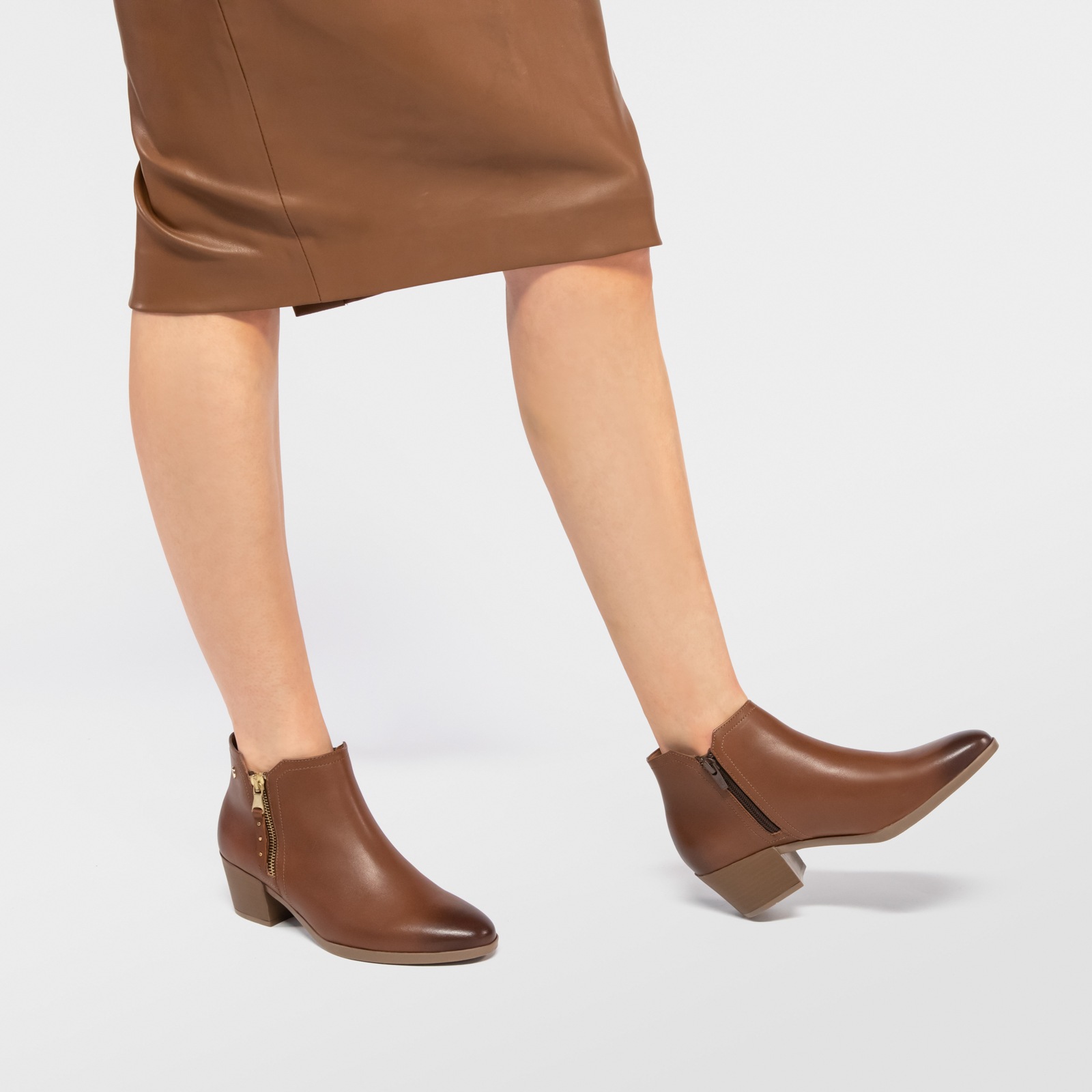 Botín De Tacón Flexi para Mujer con Doble Cierre Estilo 102207 Whisky