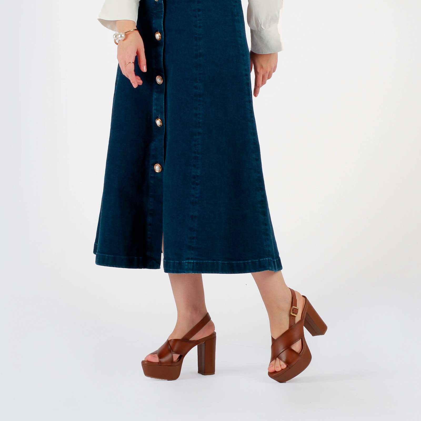 Sandalia Con Tacón Flexi para Mujer Estilo 103707 Café