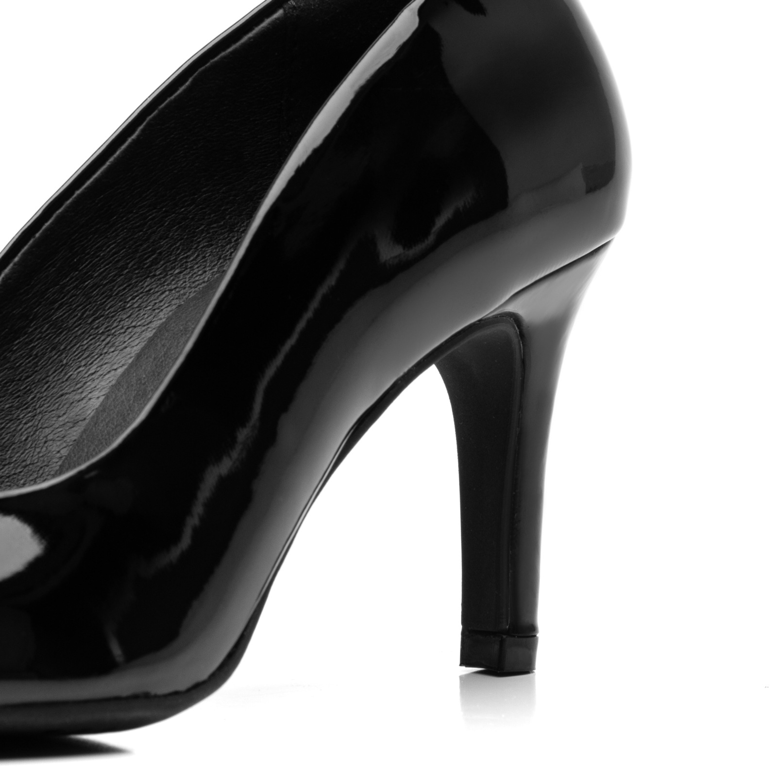 Zapatilla De Charol Flexi para Mujer con Tacón de Aguja Estilo 104501 Black