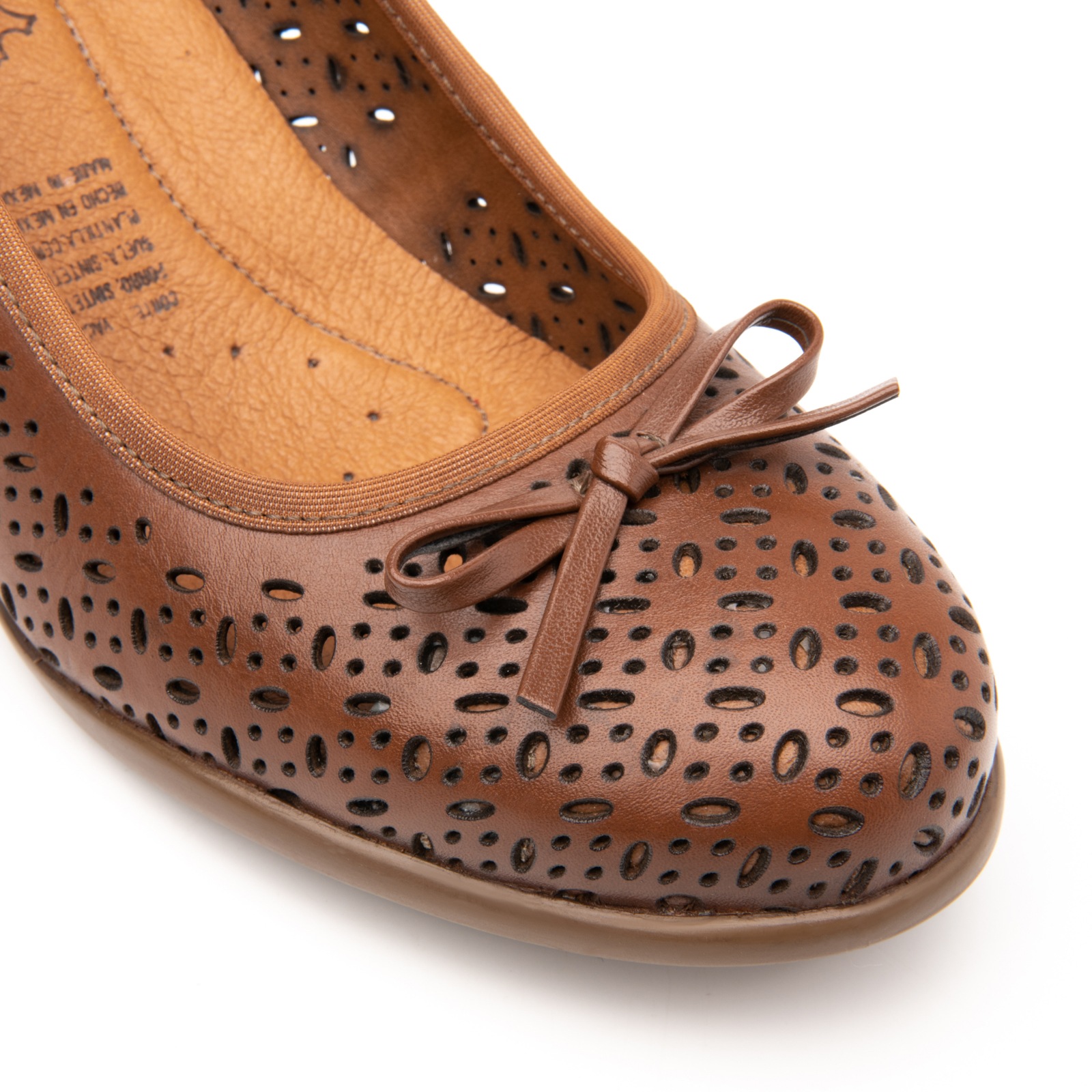 Zapato De Tacón Para Oficina Flexi 15421 Con Perforado Láser Y Moño Para Mujer - Estilo 15421 Tan