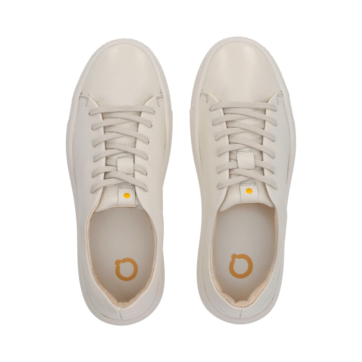 Sneaker urbano en piel color hueso Quirelli estilo 300101