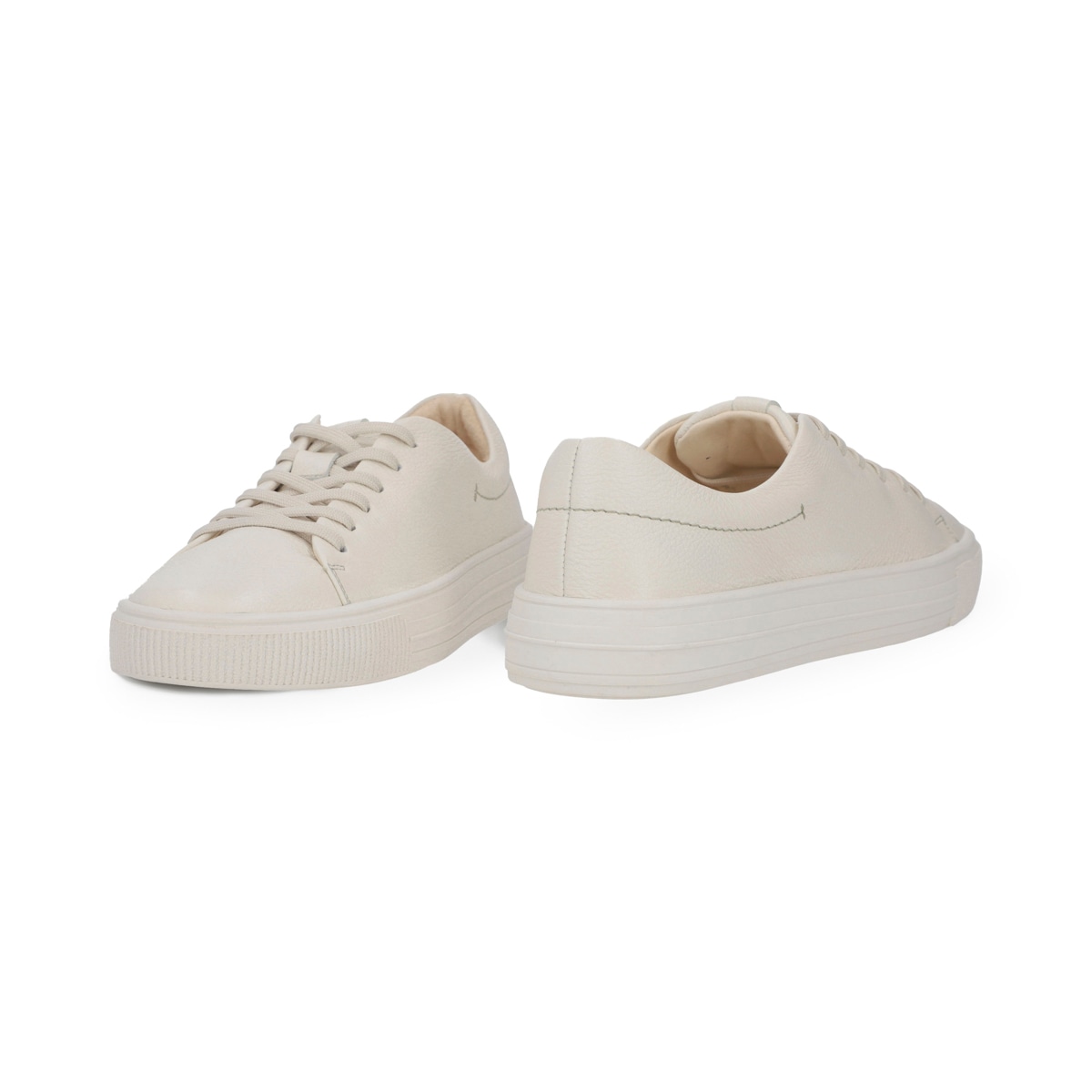 Sneaker urbano en piel color hueso Quirelli estilo 300101