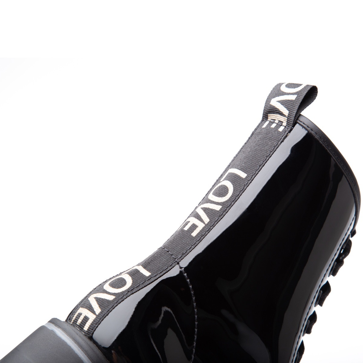 Bota Urbana Flexi Con Brillo Charol Para Mujer - Estilo 32908 Negro