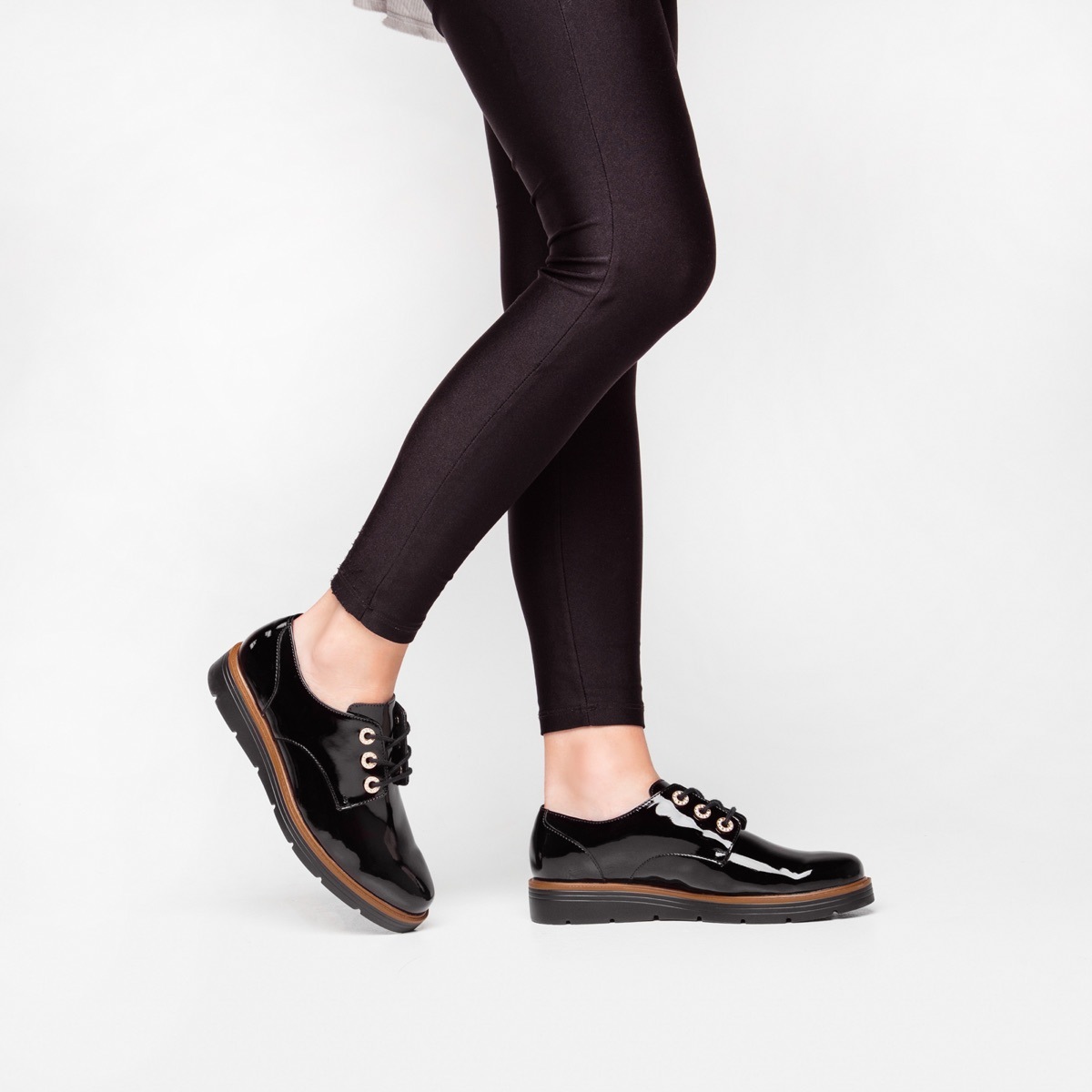Zapato Trendy Casual Flexi Con Brillo Charol Para Mujer - Estilo 45713 Negro